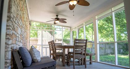 Beautifully remodeled Boerne Charm home located minutes from downtown