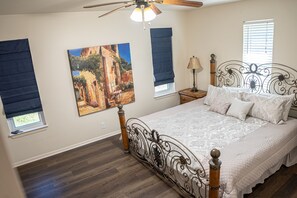 5 soverom, strykejern/-brett, wi-fi (inkludert) og sengetøy