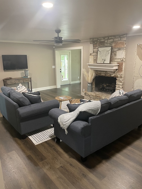 Beautifully Remodeled Boerne Charm Home Located Minutes From Downtown - Boerne, TX