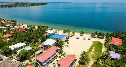 1BR Ground Floor Condo: Beach, Pool & Village Central