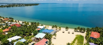1BR Ground Floor Condo: Beach, Pool & Village Central