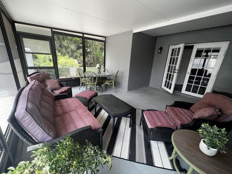 Cozy In Clearwater - A Quiet 4 Bedroom Home Minutes To The Beach. - Largo, FL