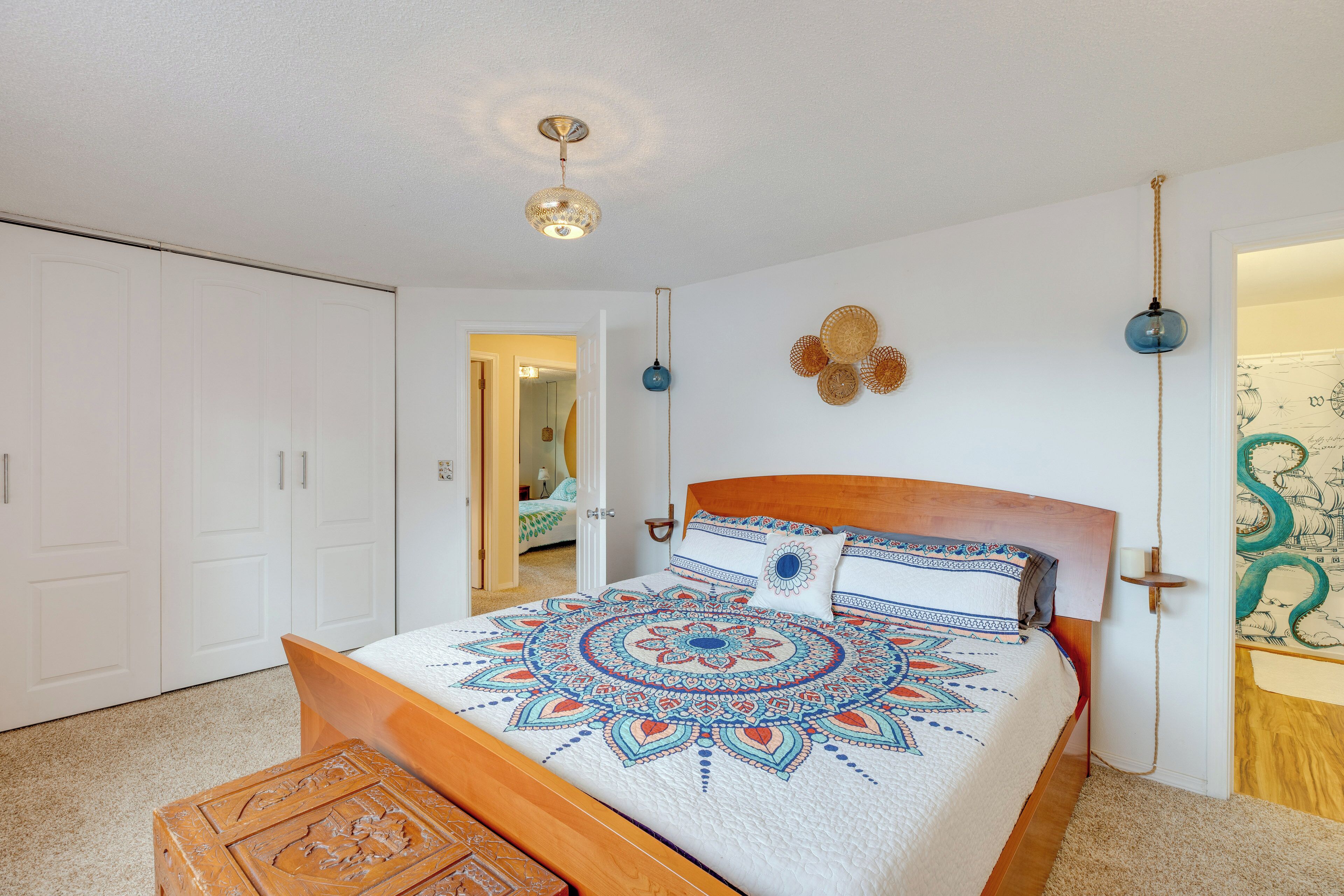3 bedrooms, iron/ironing board, travel cot, free Internet