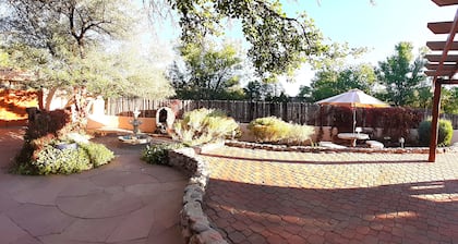 Private Space Near Historic Museum Hill, 1 Bedroom, 1 Bathroom