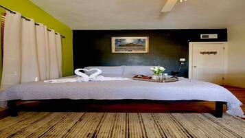 4 bedrooms, free WiFi, bed sheets