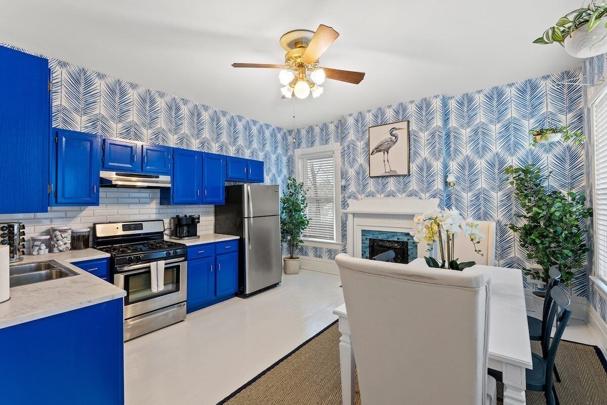 This house is a 5 bedroom(s), 3 bathrooms, located in Lexington, KY.
