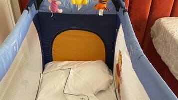 2 makuuhuonetta, silitysrauta/-lauta, internet, vuodevaatteet