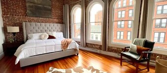 Free St Apt D · New Luxury Apt/Arts Dist/Sleeps8