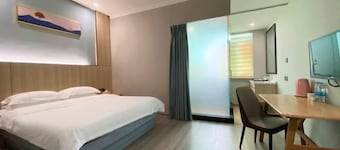 Hongfu Hotel (Yongkang International Convention and Exhibition Center)