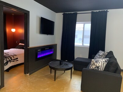 Cozy Retreat Near Town, Trails & Attractions – Your Gateway to Michigan’s UP