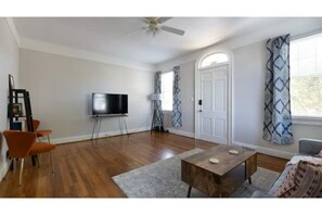 智能电视、壁炉