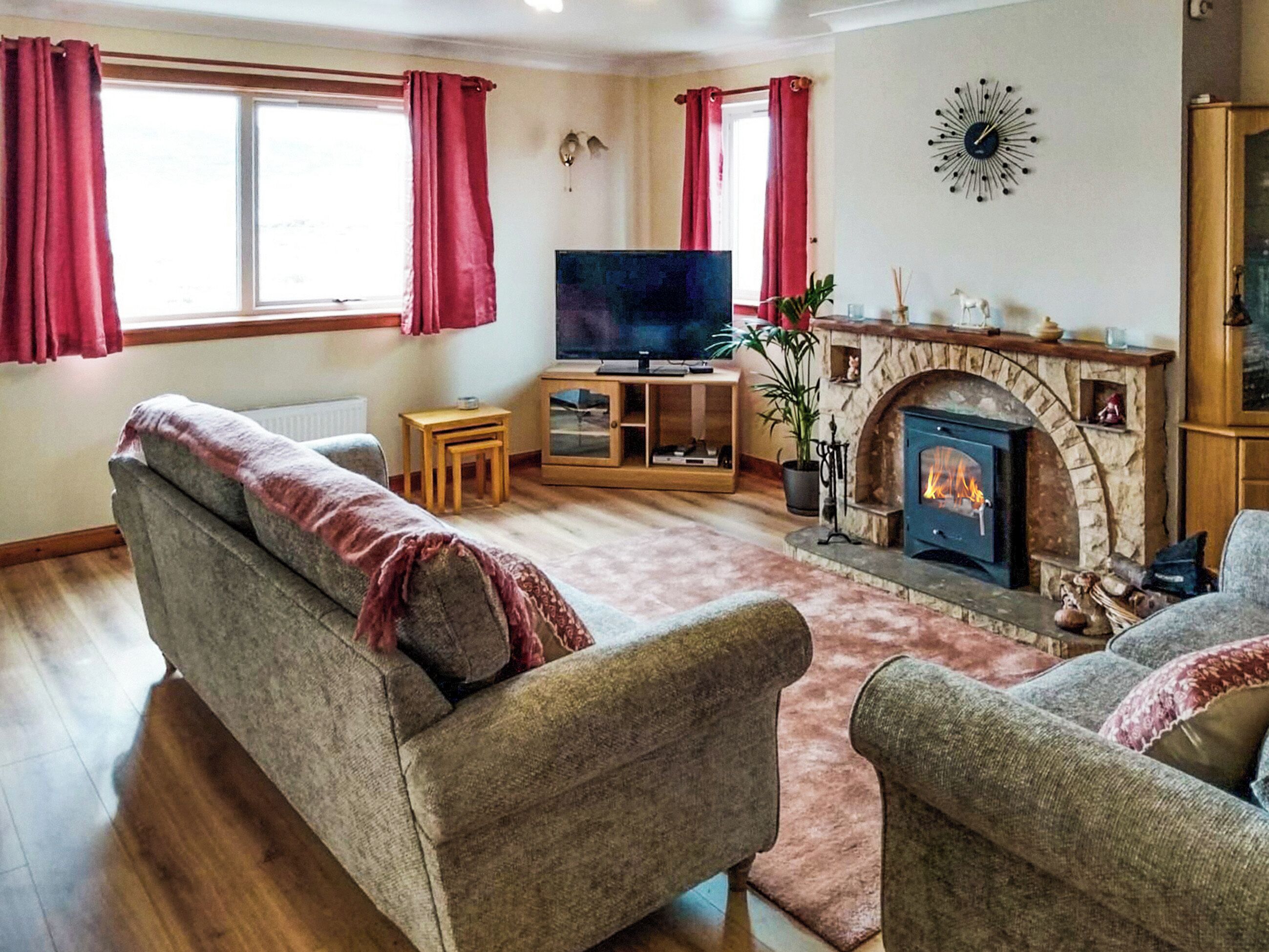 3 Bedroom Accommodation In Ahmor, Isle Of North Uist - Harris