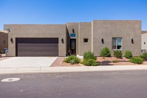 Exterior - Overlake: Private Pool + Large Groups + Sand Dunes (Hurricane)