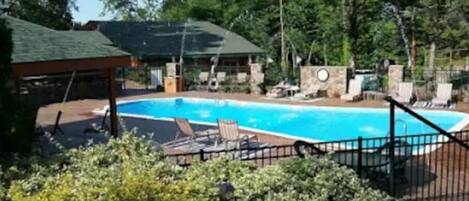 Piscine extérieure, piscine chauffée