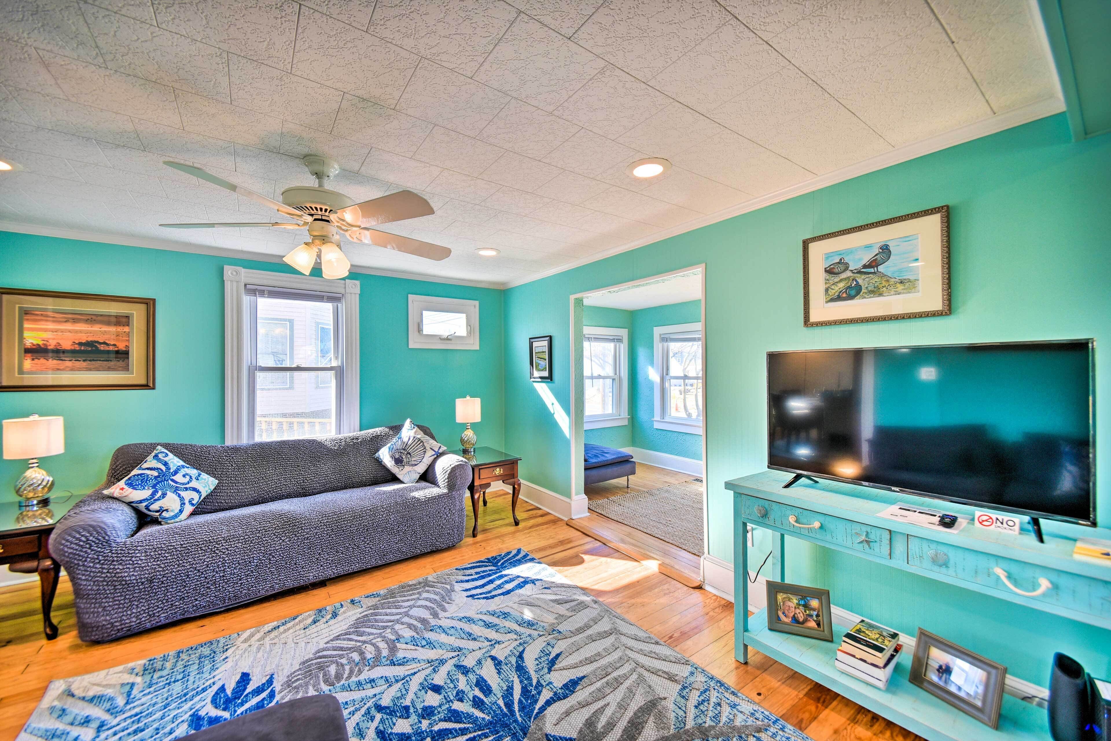 Chincoteague House w/ Enclosed Porch + Deck