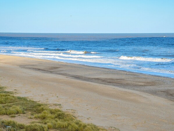 Beach - The Farmhouse - UK42780 (Winterton-on-Sea)