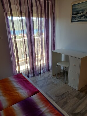 3 chambres, fer et planche Ă repasser, accĂšs Internet, draps fournis