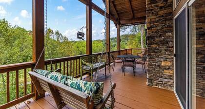 Luxury Condo w/ Mountain View, Full Kitchen, W&D, Garage and No Steps to get in!