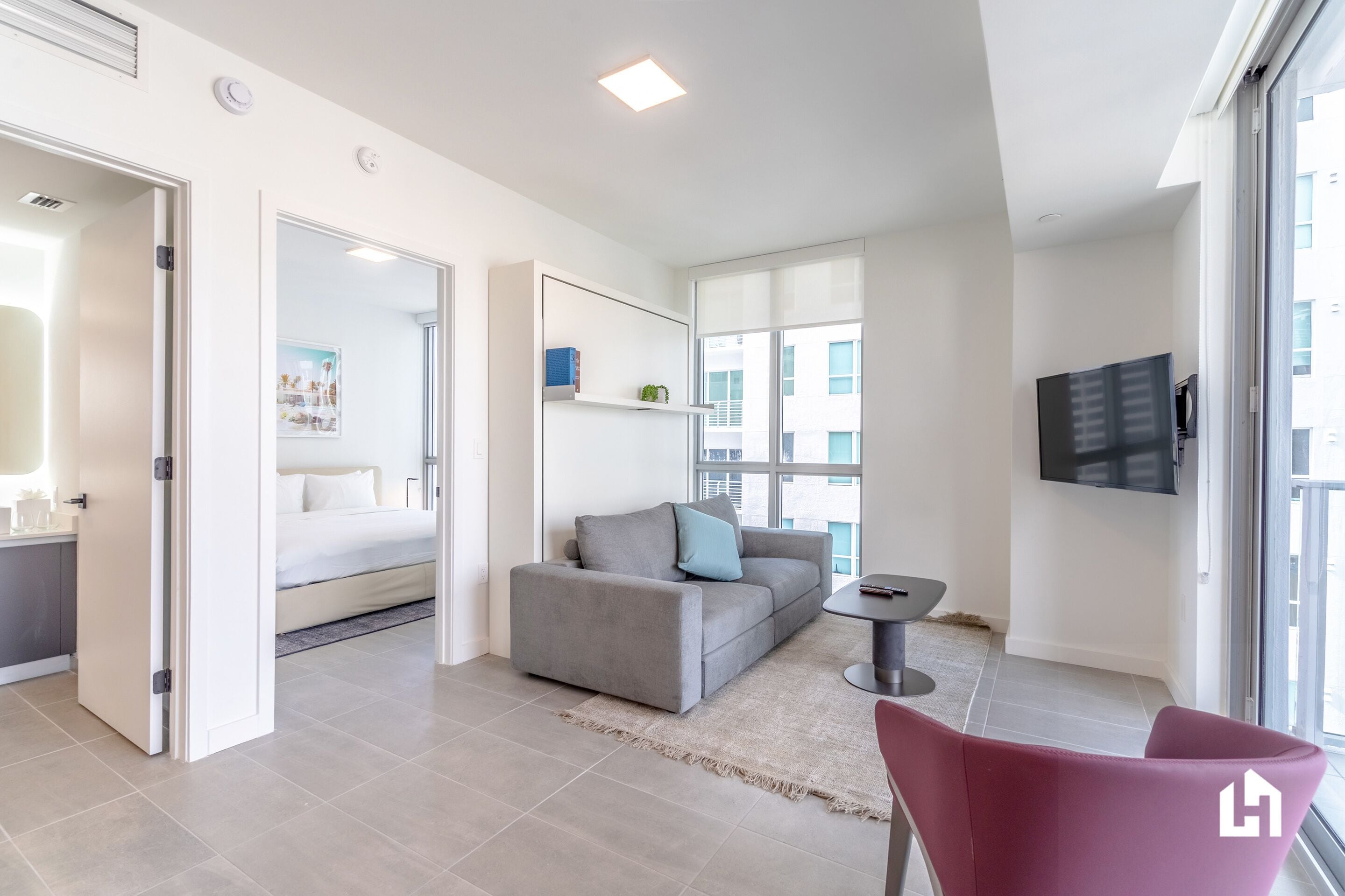 Departamento urbano, 1 habitación, balcón, vista a la ciudad | Área de sala de estar | Piso con calefacción 