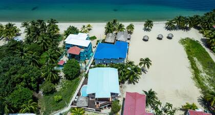 3-Bed, 2-Bath Villa with Pool in Placencia Village