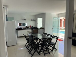 Villa | Eigene Küche | Kühlschrank, Mikrowelle, Herdplatte, Mixer