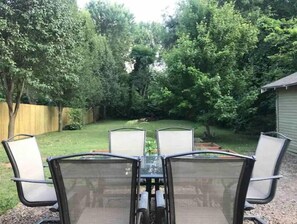 Outdoor dining - Portland Speakeasy (Springfield)