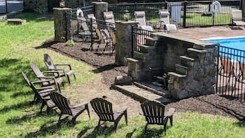 Outdoor pool, a heated pool