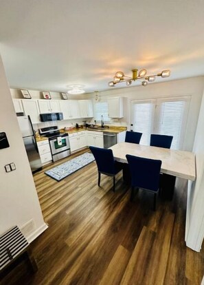 Private kitchen - Escape to Comfort in Lexington/Hamburg: Stylish 3BR/2.5BA Home (Lexington)