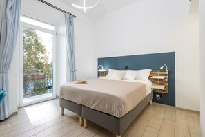 1 Schlafzimmer, Zimmersafe, Schreibtisch, Bügeleisen/Bügelbrett