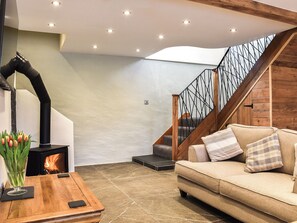 Interior - Y Parlwr is a perfect, pet-friendly pad. (Kidwelly)