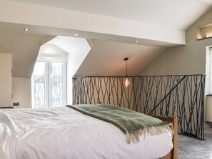 1 bedroom, free WiFi, bed sheets - Y Parlwr is a perfect, pet-friendly pad. (Kidwelly)