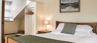 Y Parlwr is a perfect, pet-friendly pad.