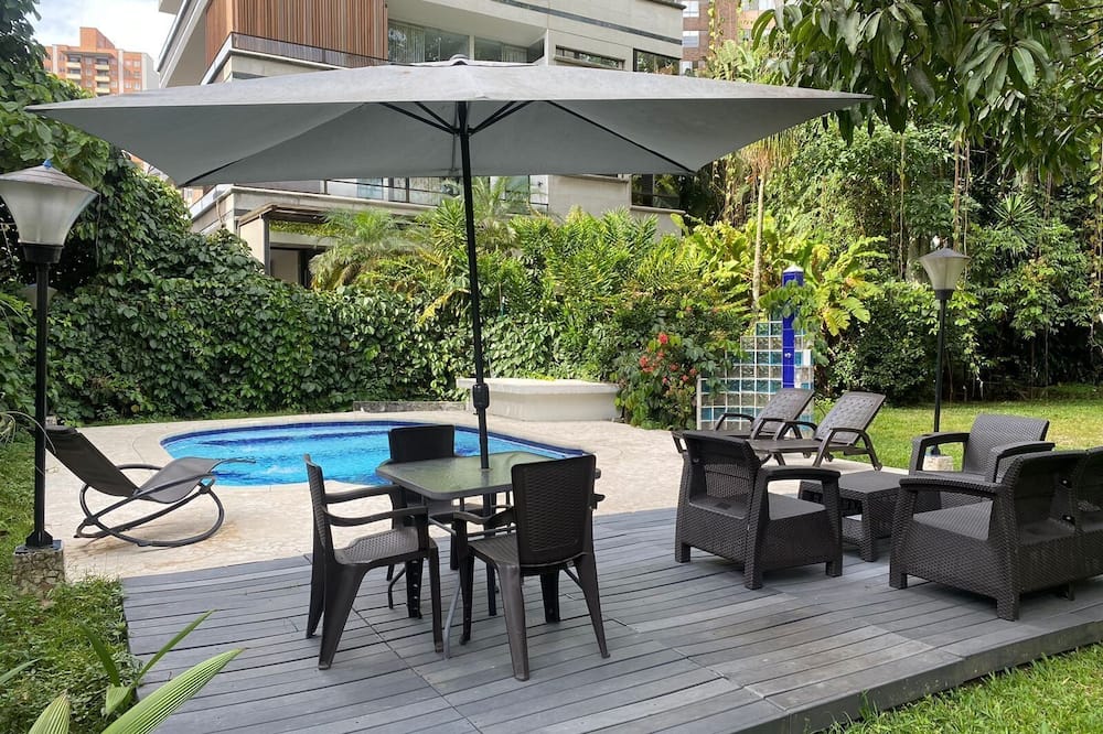 Luxury Villa In Provenza
