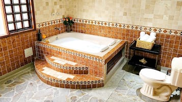 Villa | Bathroom | Shower, towels