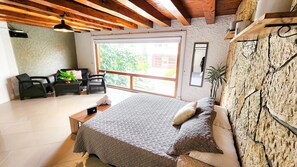 Villa | Decoración personalizada, muebles diferentes y wifi gratis 