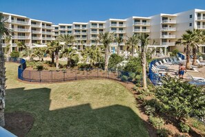 Terrace/patio - Stylish Top-Floor Waterscape Condo, Free Beach Service! (Fort Walton Beach)