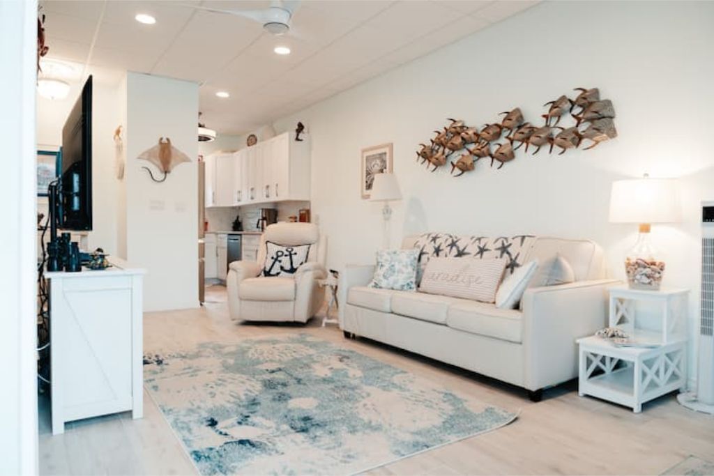 HUGE POOL Intercoastal & Beach access  Come experience the best of both worlds! 
