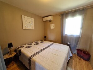 2 bedrooms, WiFi, bed sheets - DIAMANT L ANNEX 2, apartment, air-conditioned with swimming pool (LE DIAMANT)