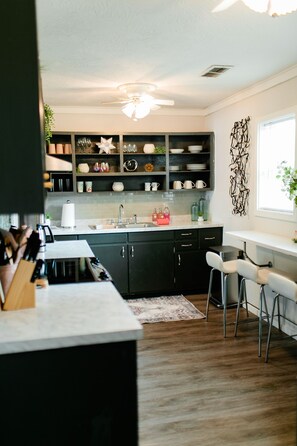 Fridge, microwave, oven, stovetop - Virginia Modern Luxe (Springfield)