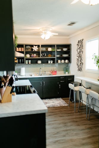 Virginia Modern Luxe