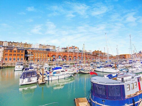 6 bedroom accommodation in Ramsgate