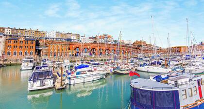 6 bedroom accommodation in Ramsgate