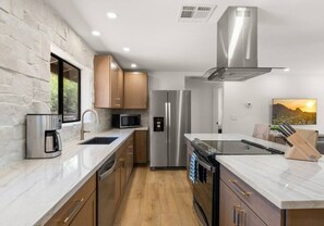 Fridge, microwave, oven, stovetop - Pickleball | Basketball | Game Room | Golf Course (Scottsdale)