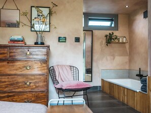 Unclassified image, 2 of 14, button - 1 bedroom accommodation in Willington, near Tarporley (Willington, near Tarporley)