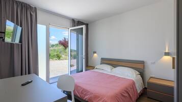 4 camere, culla da viaggio, Wi-Fi gratuito, lenzuola