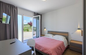 4 quartos, berço de viagem, Wi-Fi de cortesia, roupa de cama