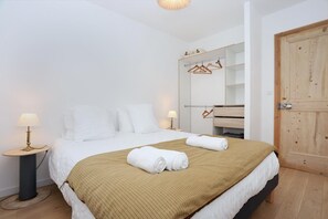 2 chambres, fer et planche Ă repasser, Wi-Fi gratuit, draps fournis