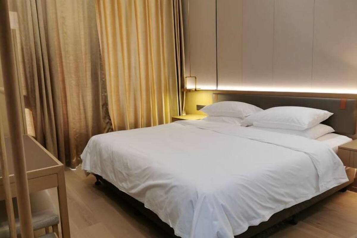 Cots/infant beds