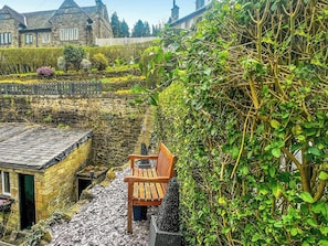 Property grounds - 3 bedroom accommodation in Utley, near Haworth (Utley, near Haworth)