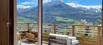 Comfortable Cottage – Sleeps 15 – Panoramic Mountain View, Terrace, Hautes-Alpes